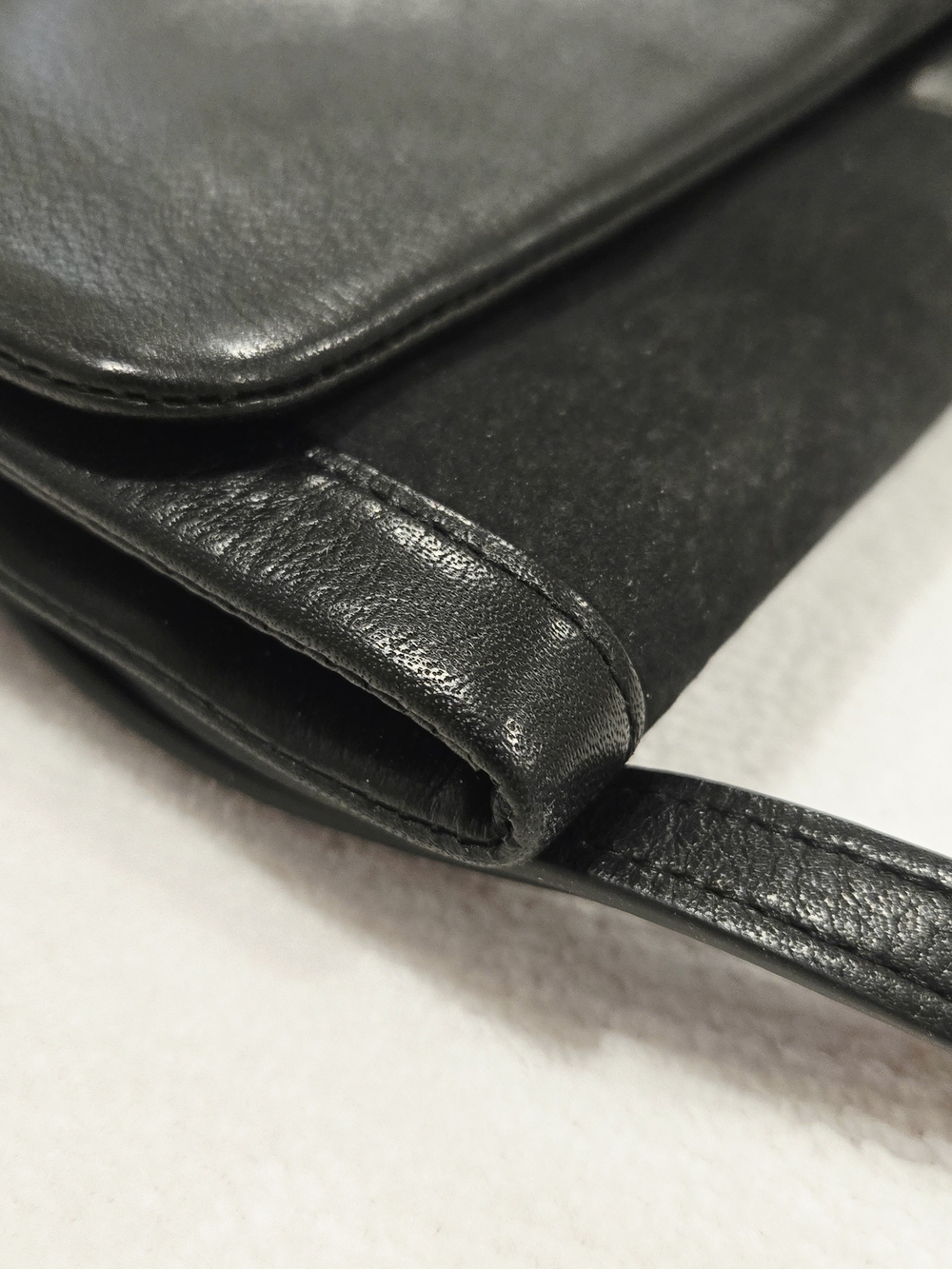 HOBO Black Leather Wristlet Clutch - Picture 5 of 15